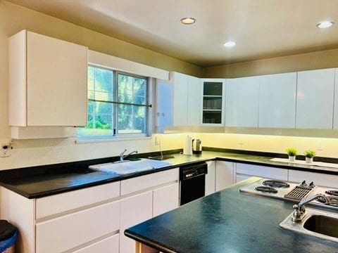Oakridge · Room 7 — photo 6 of 12
