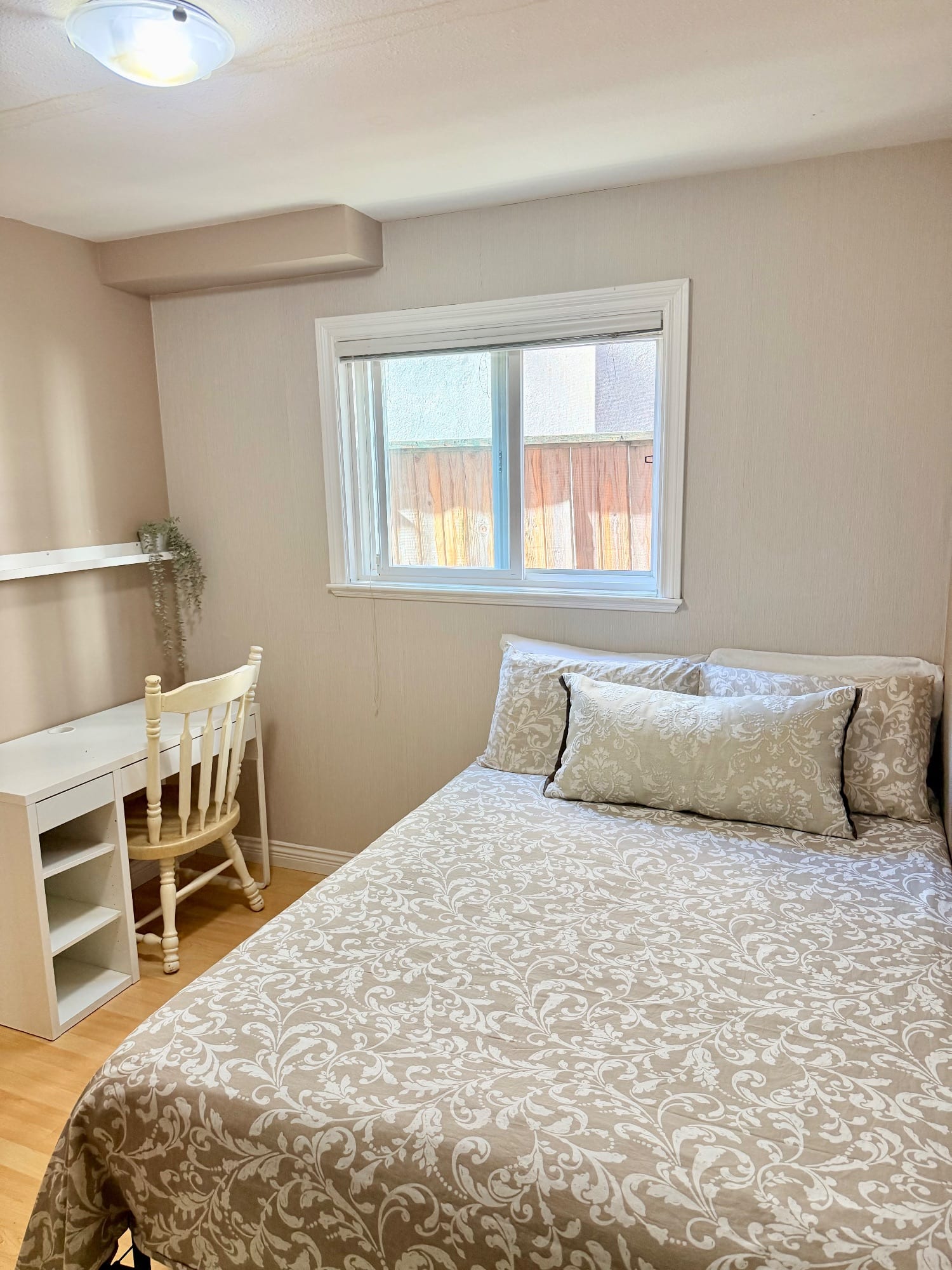 Oakridge · Room 3 — photo 4 of 4