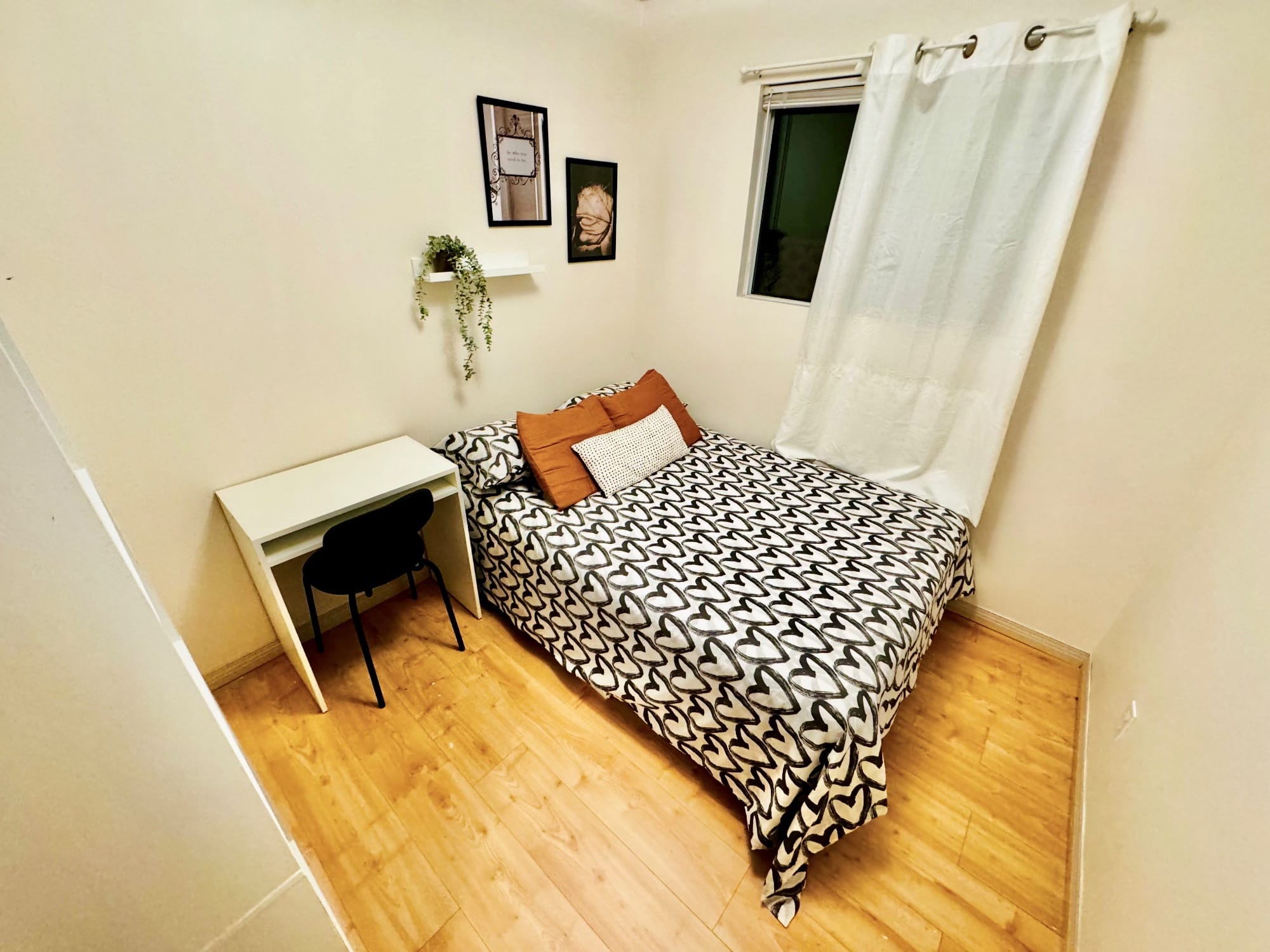 Eastside · Room 2 — photo 2 of 6